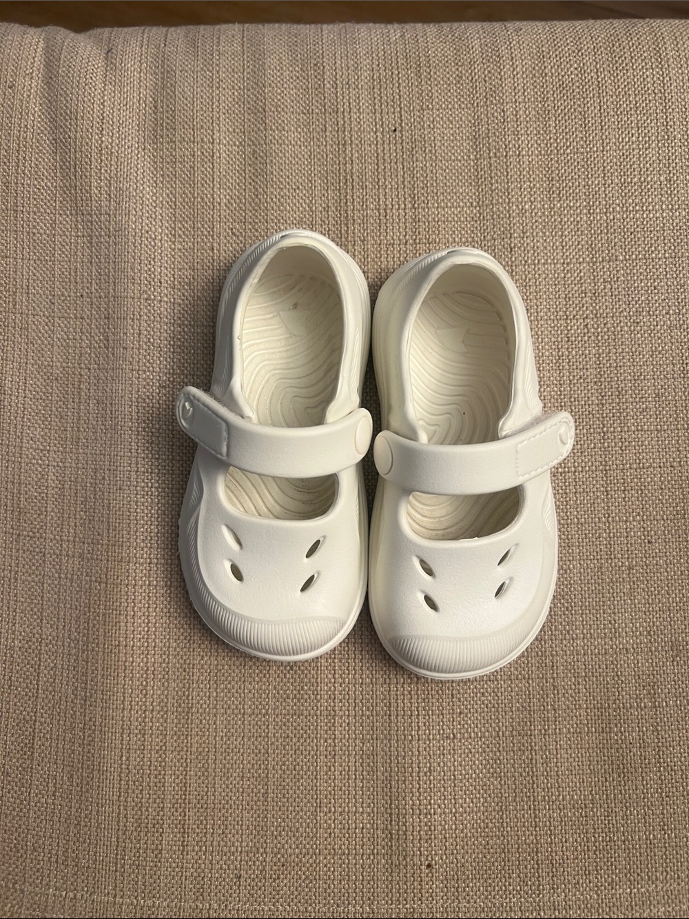 Kids White Mary Jane-Style Foam Sandals with Adjustable Strap